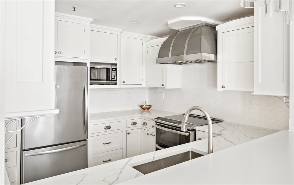 4 Charlesgate E, Back Bay