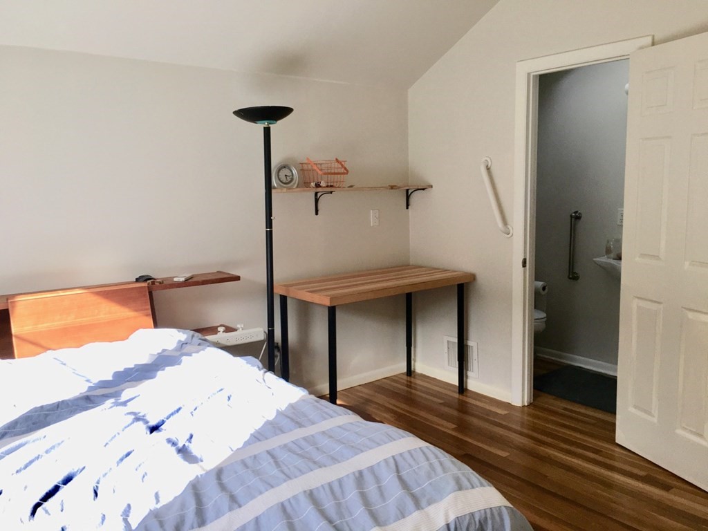 20 Donnell St, Neighborhood 9