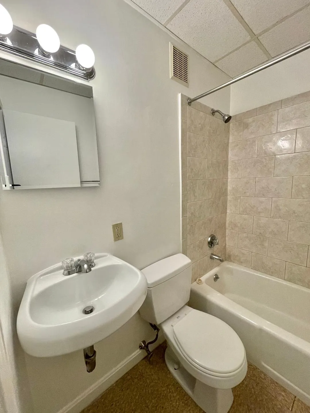 272 Newbury St, Back Bay