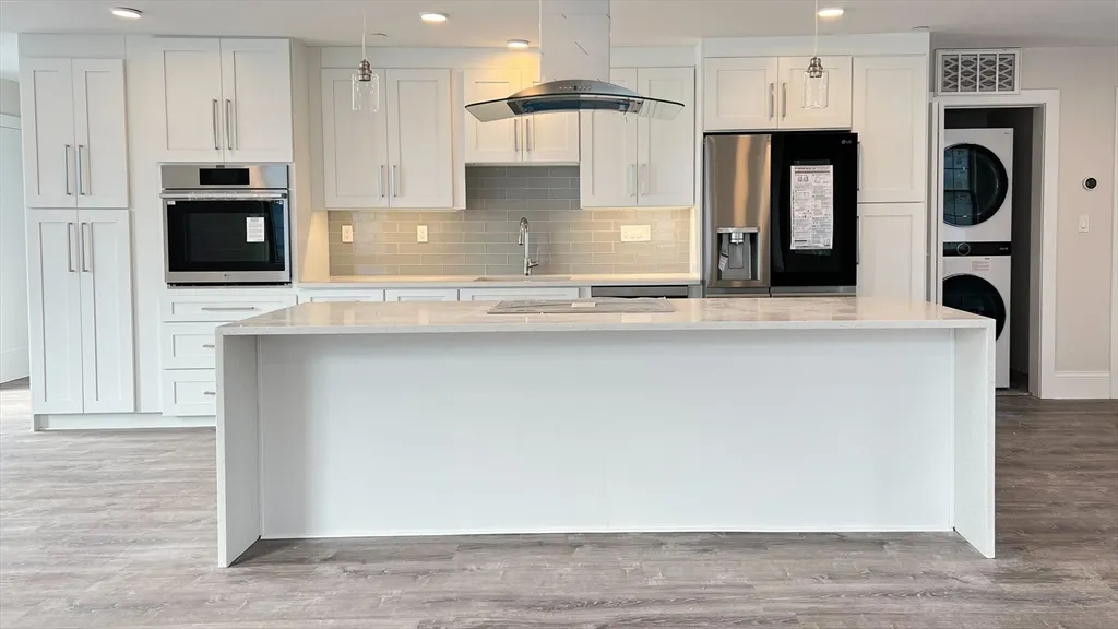 131 Cambridge St, Burlington