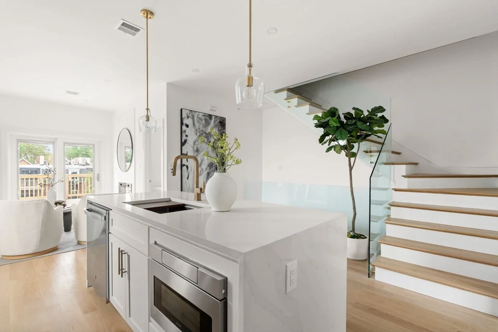 100 Bennington St, East Boston