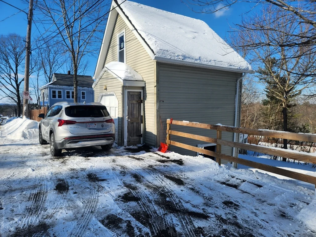 29 Allen St, Gardner