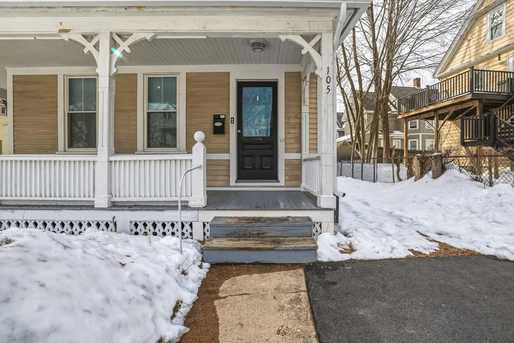 105 Nonotuck St, Holyoke