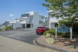 54 Oceanside Dr, Hull