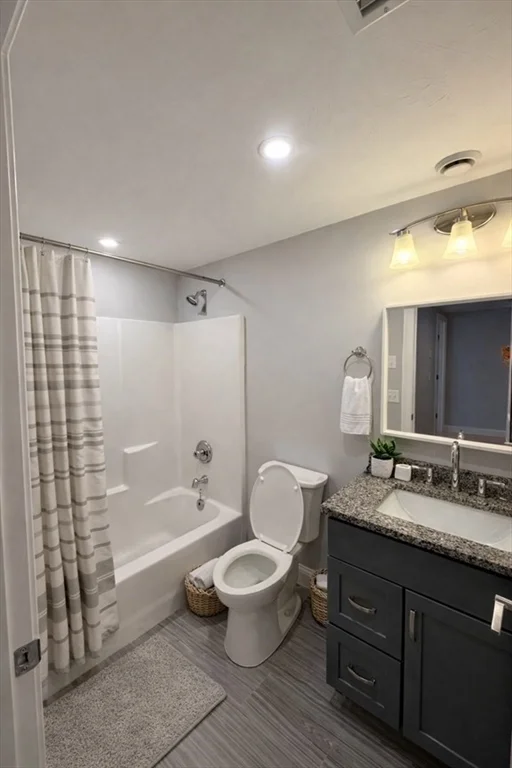 46 Church St, Hudson