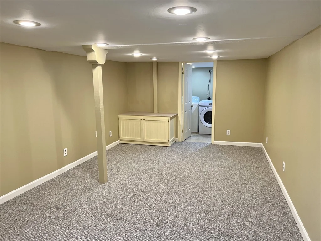 16 Pearl St, North Weymouth