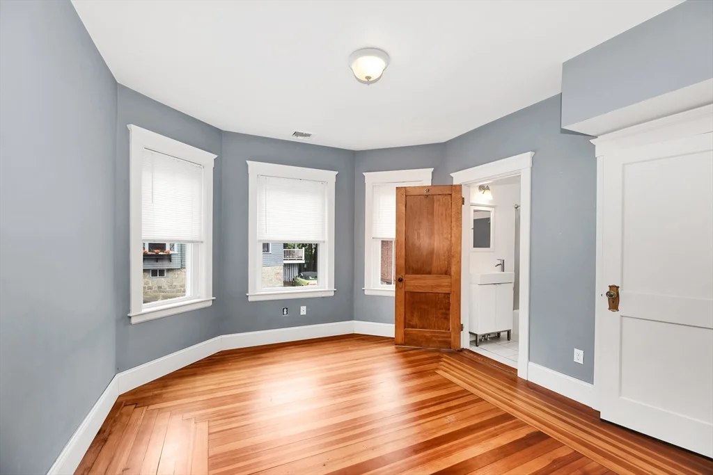 79 Perkins St, Jamaica Plain