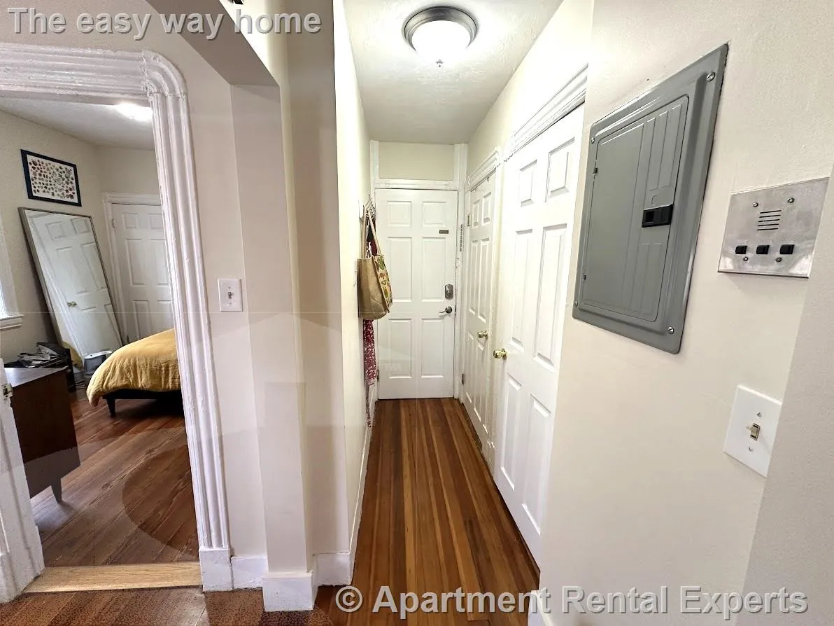 1056 Cambridge St, East Cambridge