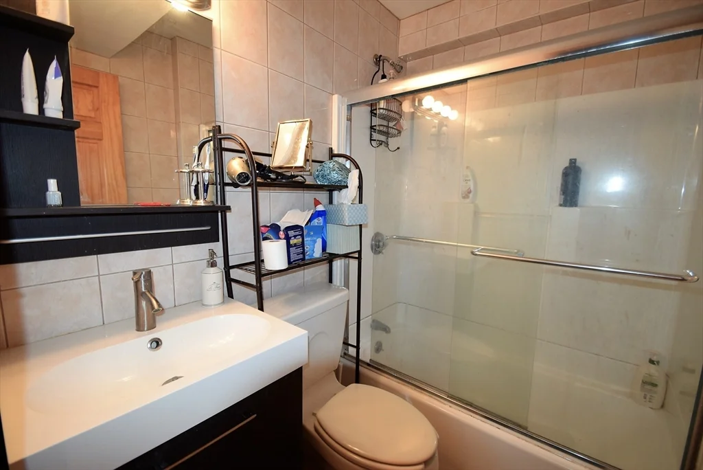 1689 Beacon St, Aspinwall Hill