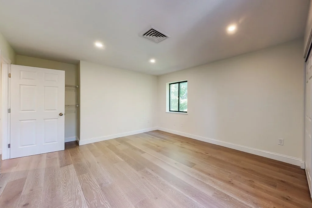 276 Chestnut Hill Ave, Brighton