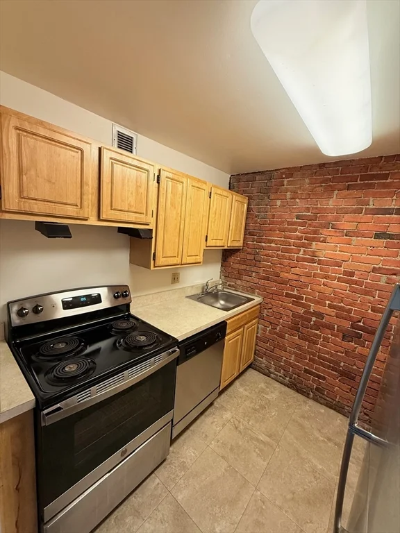 66 Westland Ave, Fenway