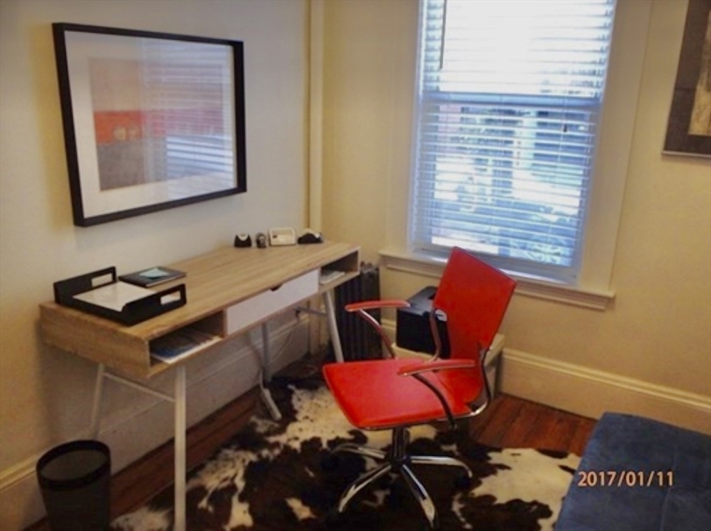 59 Monument Ave, Charlestown