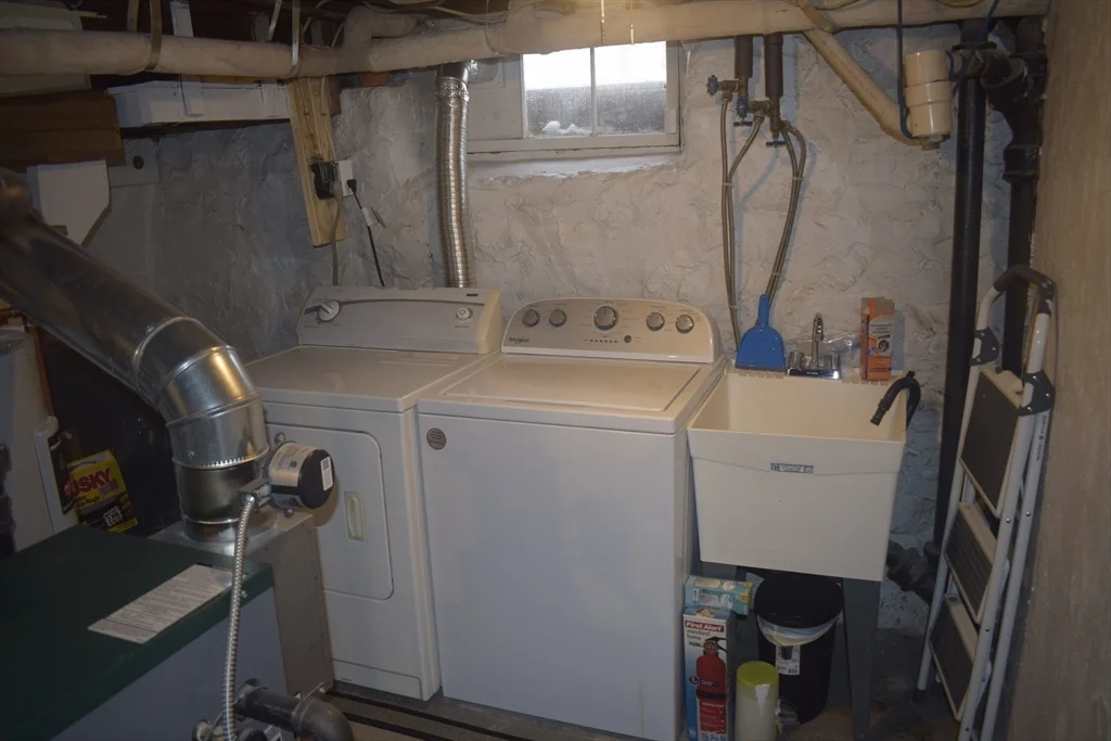 60 Park St, North Andover