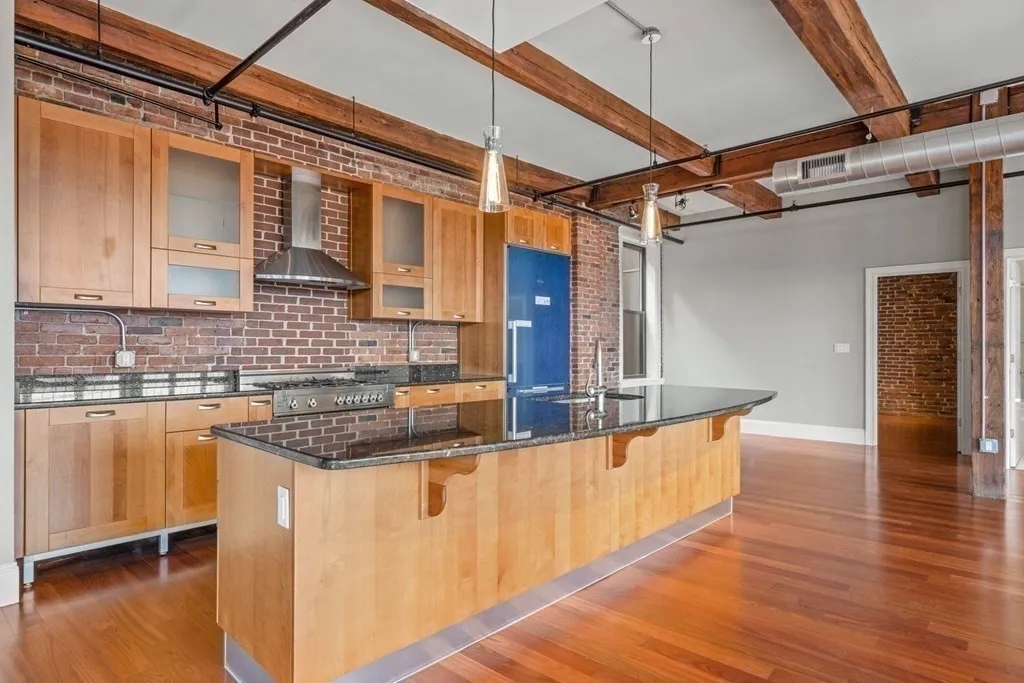 126 N Washington, North End