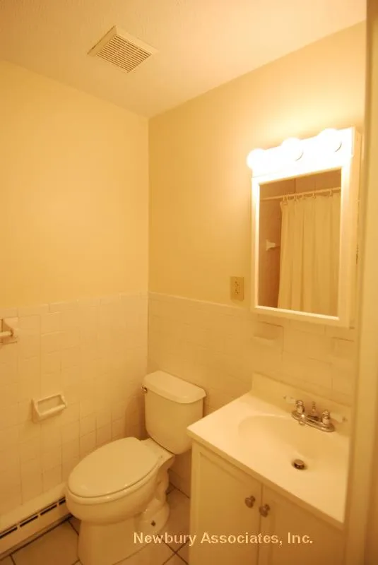 94 Tyler St, Chinatown