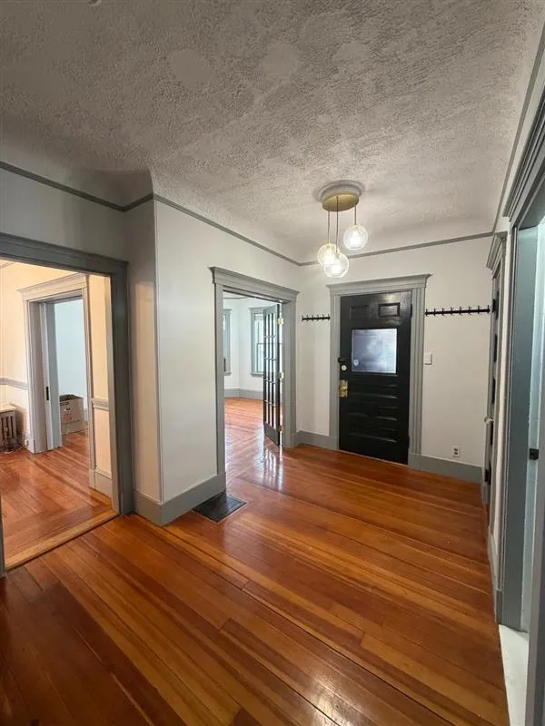 27 Gilman Ter, Winter Hill