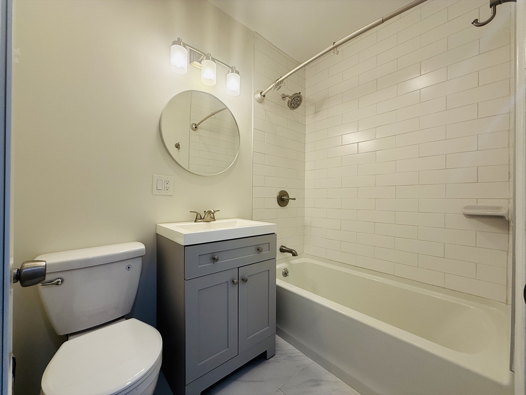 183 Windsor St, The Port