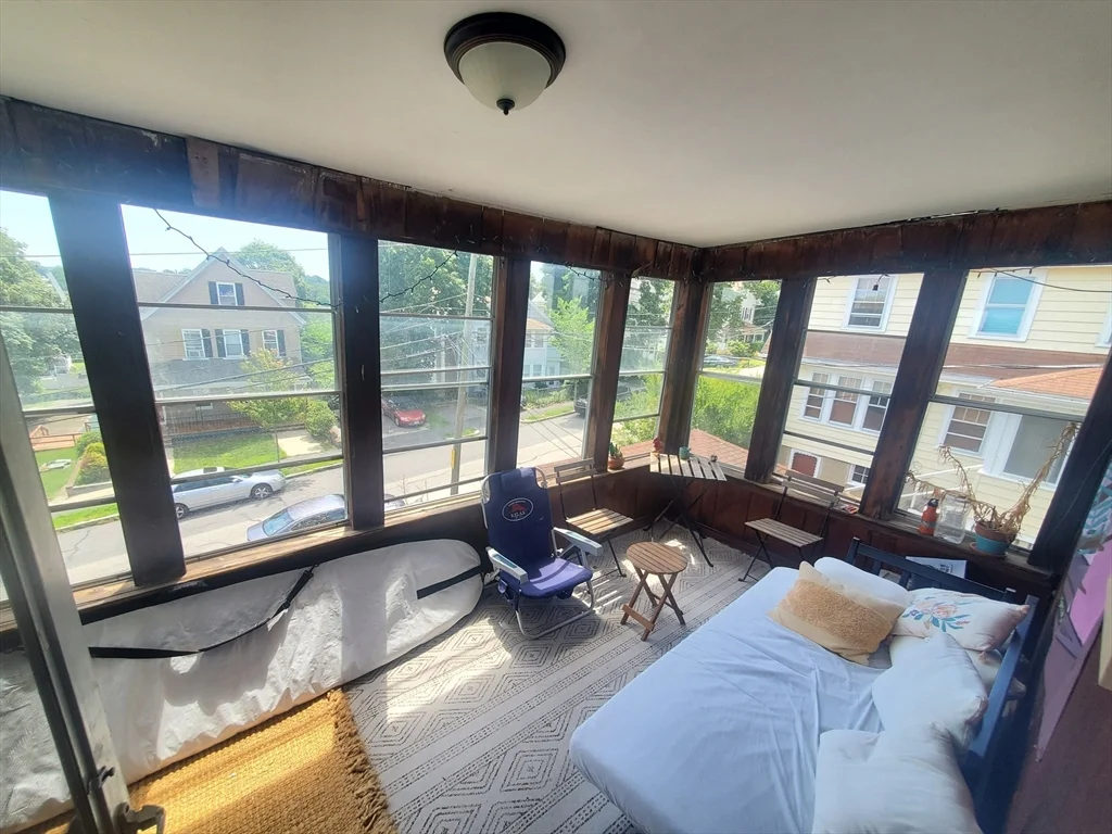 21 South Central, Wollaston