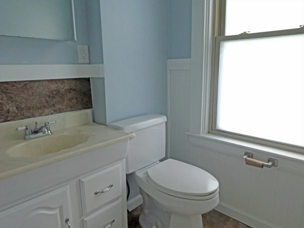 14 Elm St, Middleboro
