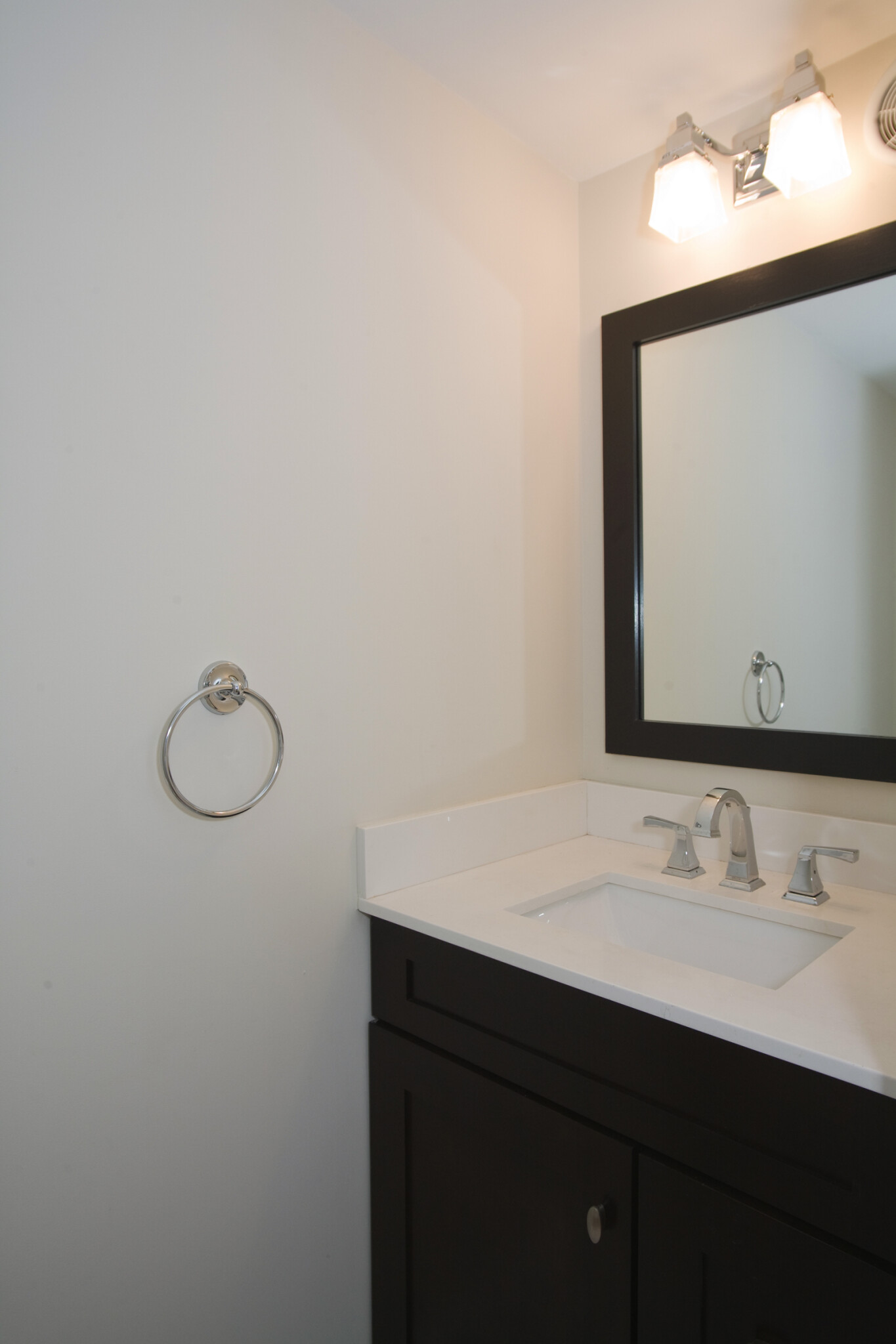 658 Massachusetts Ave, South End