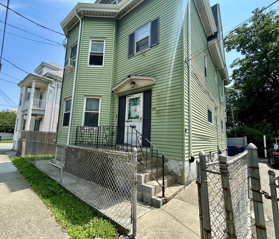84 Durfee St, New Bedford