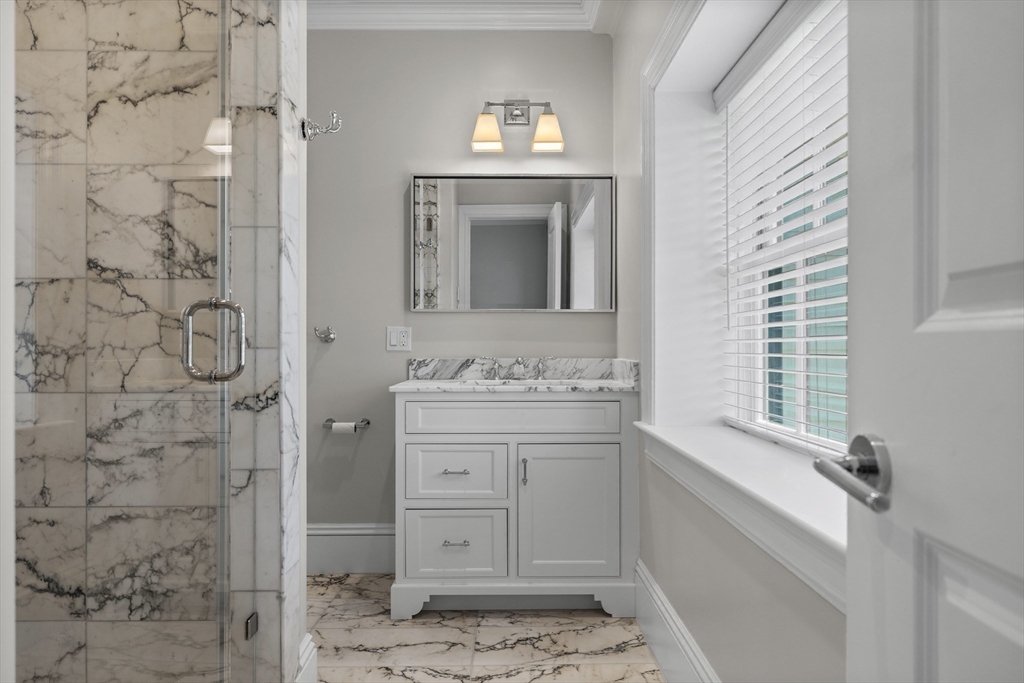 53 Heather Ln, Needham