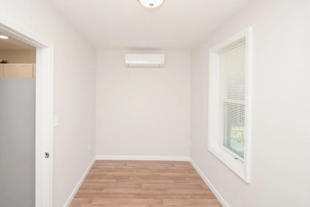 23 Warwick, Roxbury