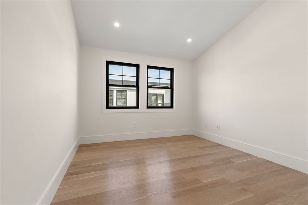16-22 Clinton St, Newton