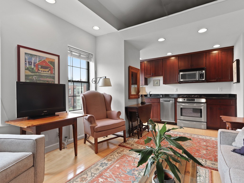 110 Charles St, Beacon Hill