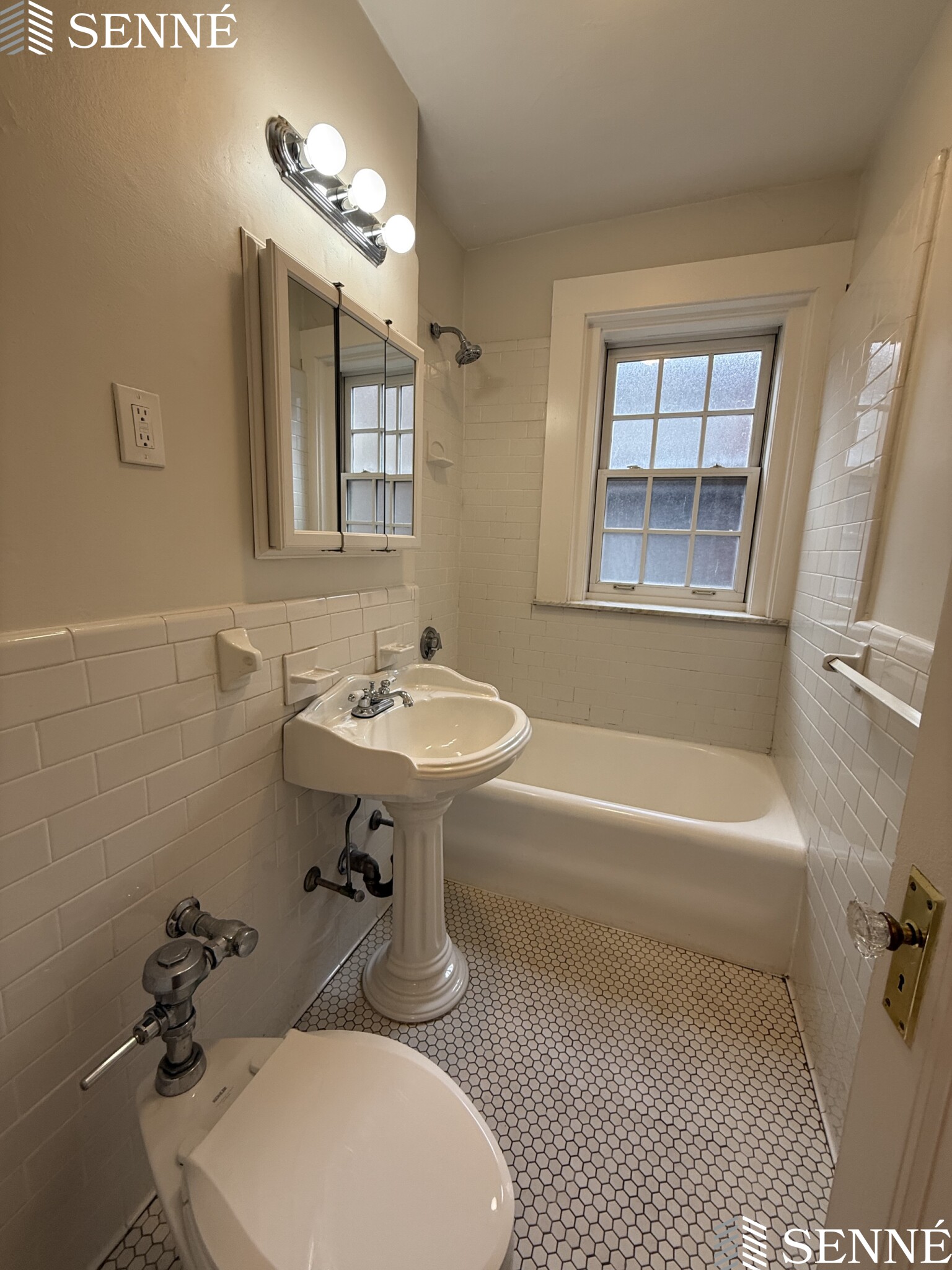 353 Harvard, Mid Cambridge