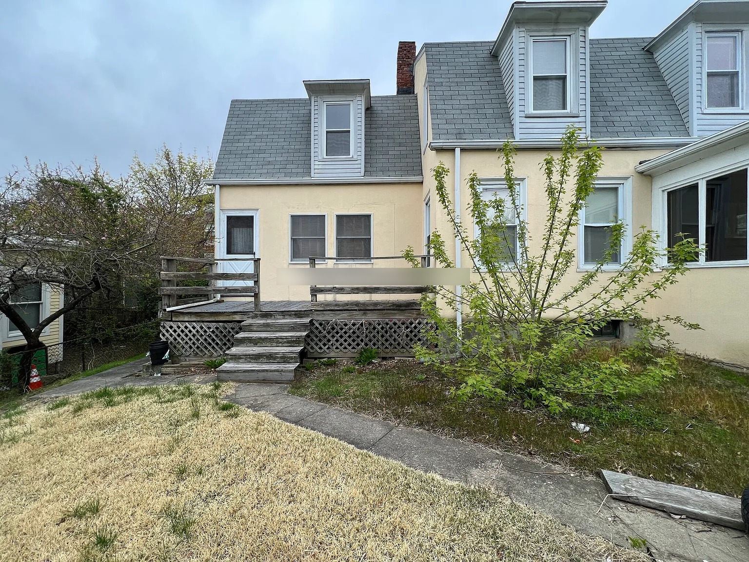 80 Curtis St, Tufts