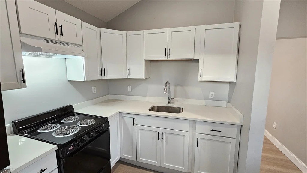 825 Scenic Hwy, Bourne