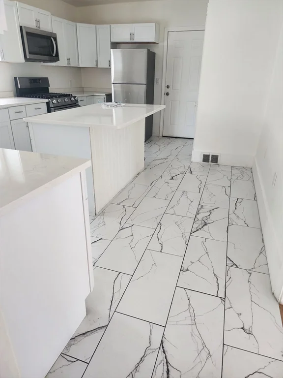 114 Hancock, Everett