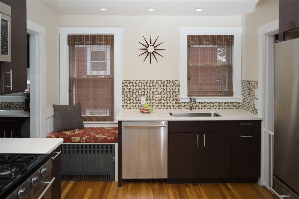 9 Irvington Rd, West Somerville