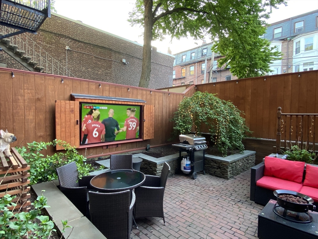 351 Marlborough St, Back Bay