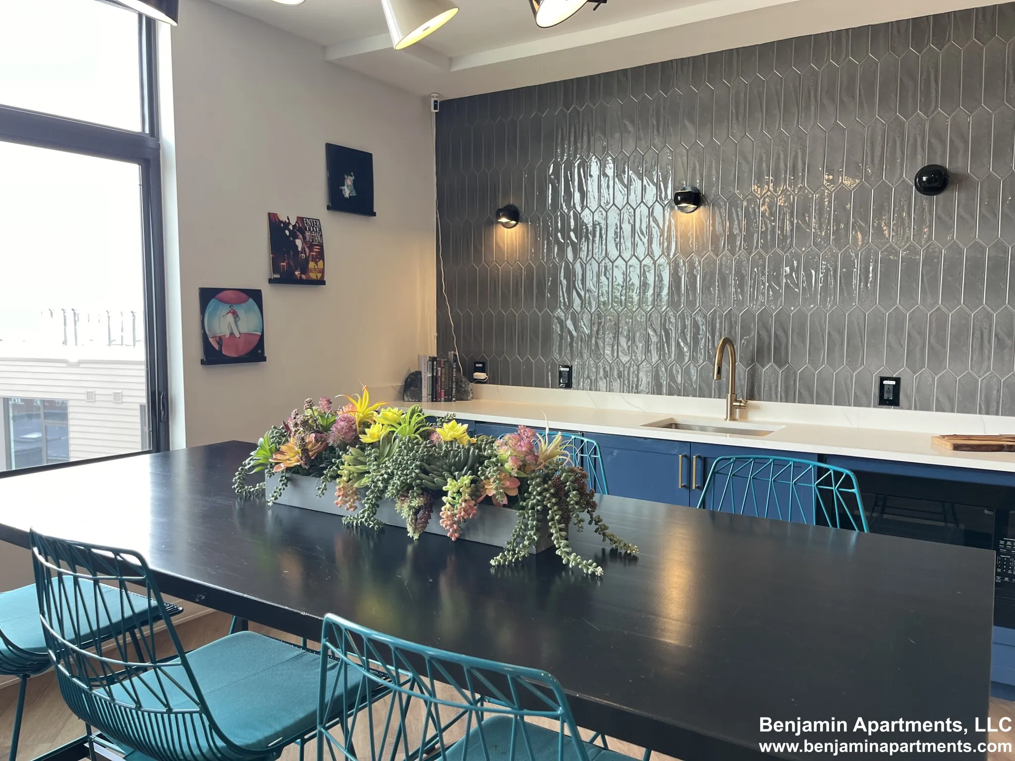 89 Brighton Ave, Allston