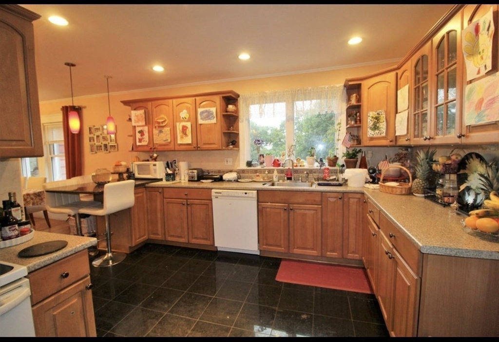 605 Beech St, Roslindale