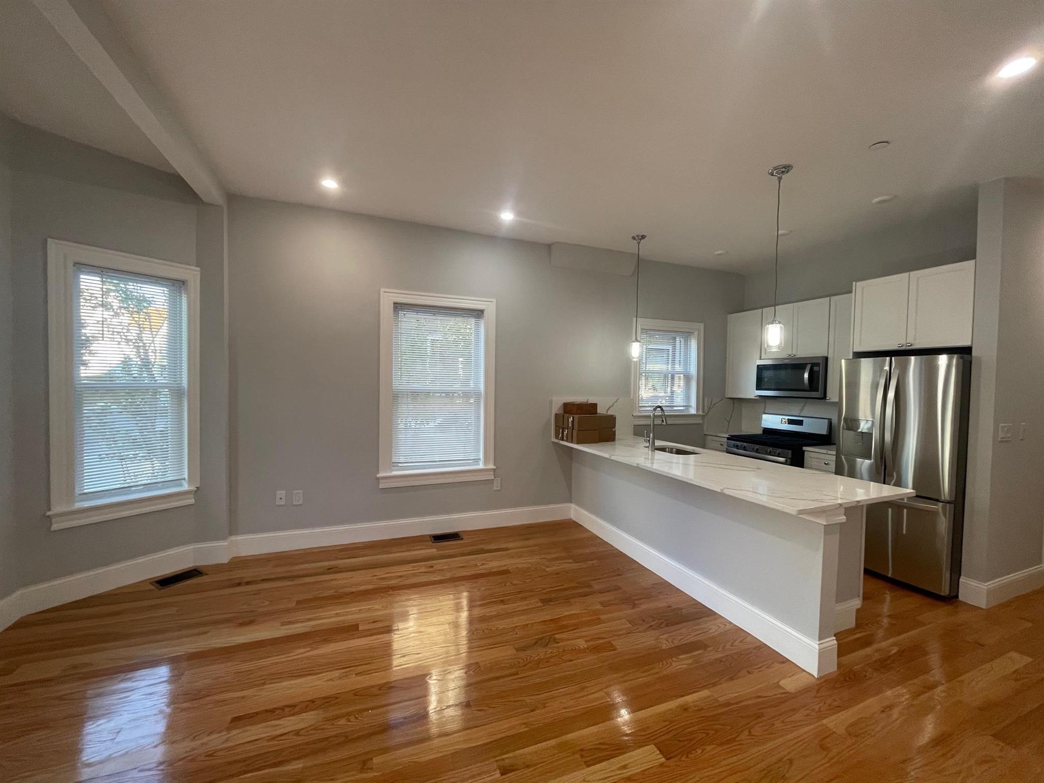 29 Alpine St, Powder House Square