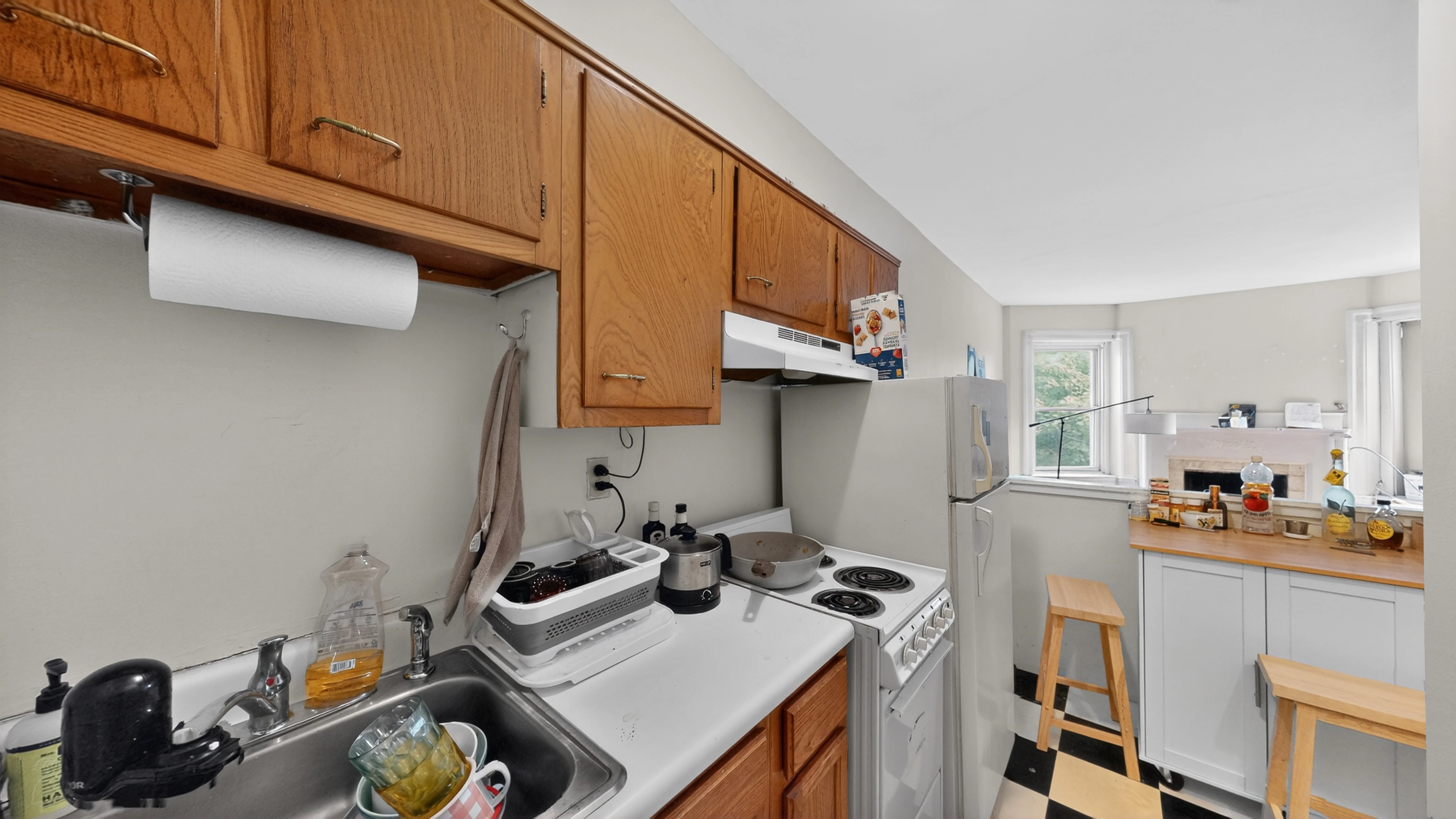 1071 Beacon St, Longwood