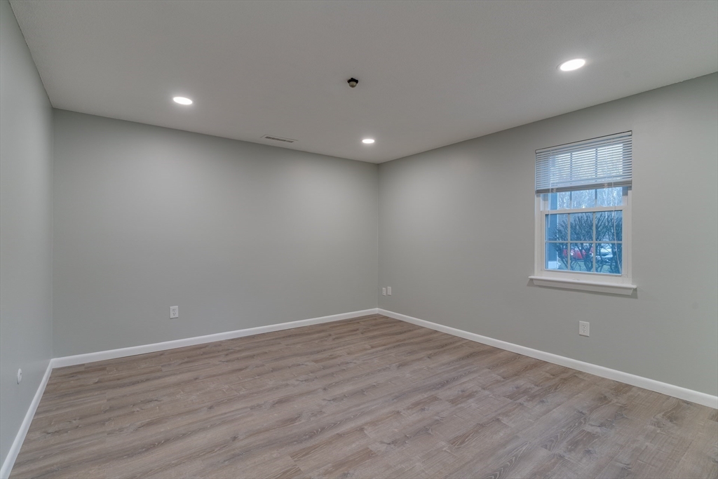 20 Brian Dr, Stoughton