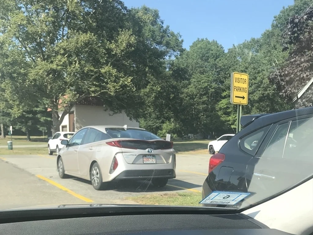 685 Oak St, Brockton