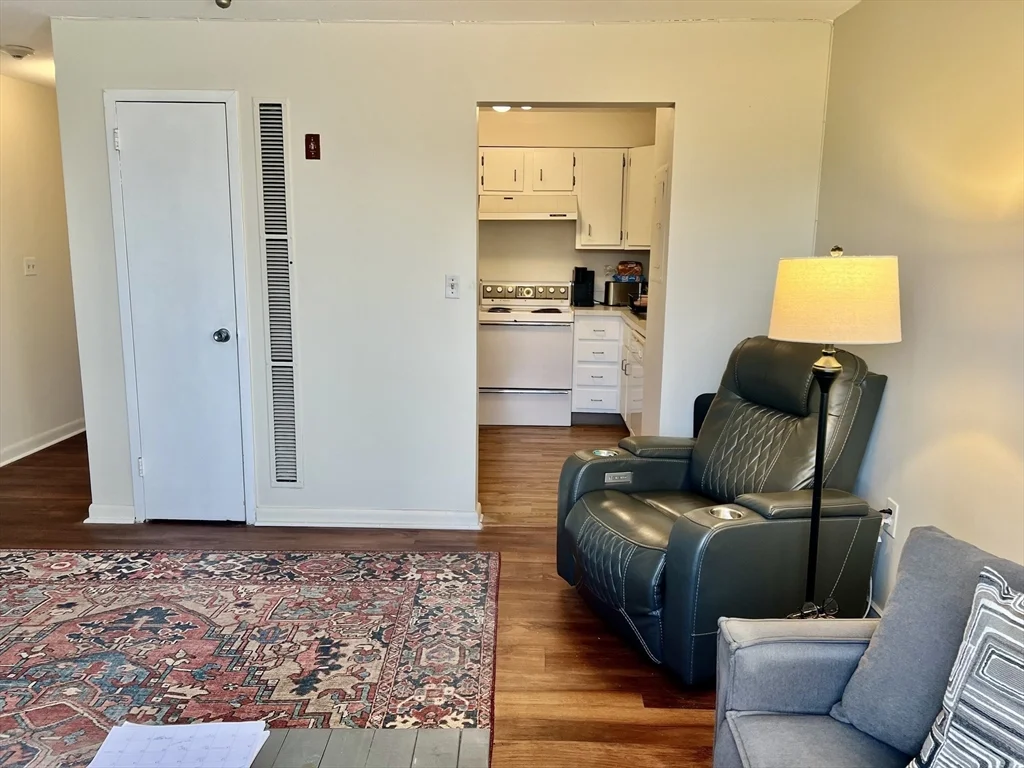 1006 Paradise Rd, Swampscott