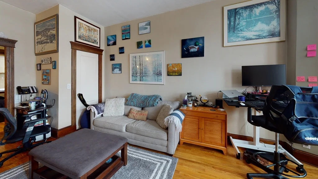 1868 Commonwealth Ave, Brighton