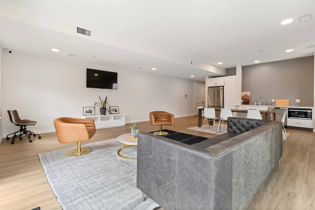 90 Antwerp St, Allston