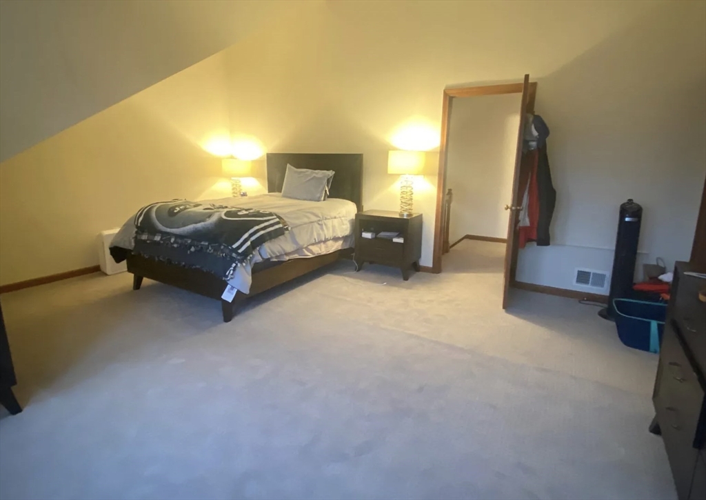 142 Quincy Shore Dr, North Quincy