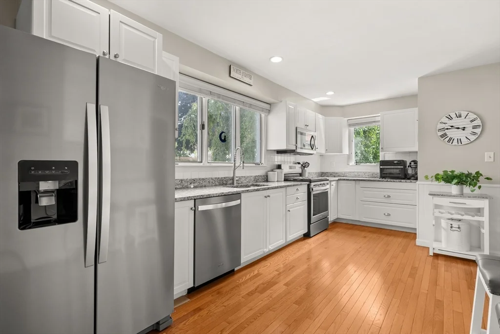 196 Waverley Rd, North Andover