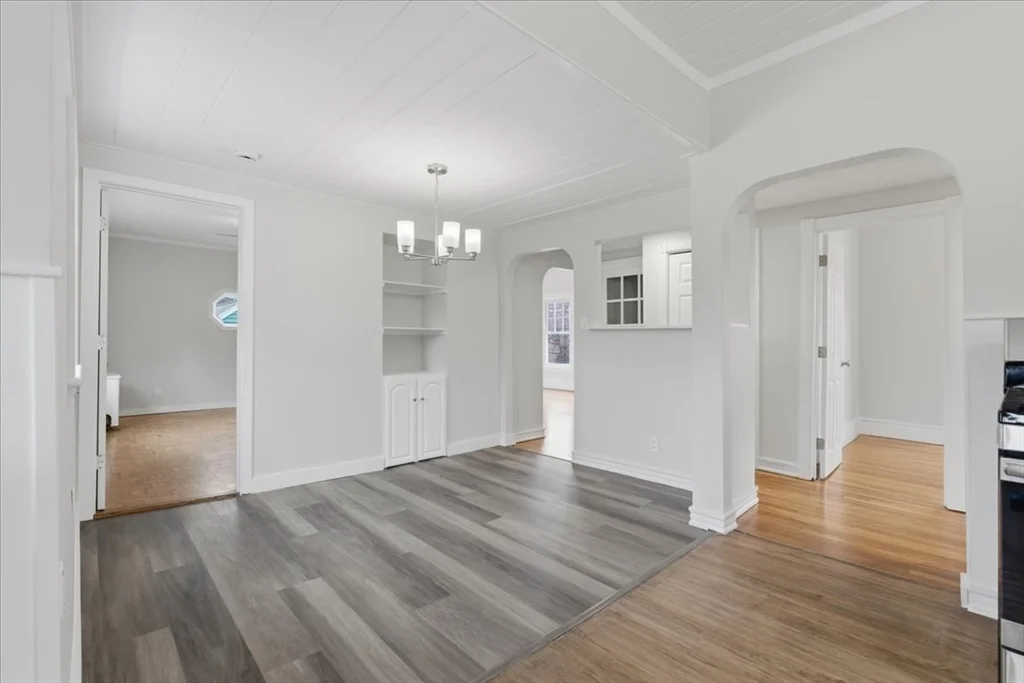 715 Truman Pkwa, Hyde Park