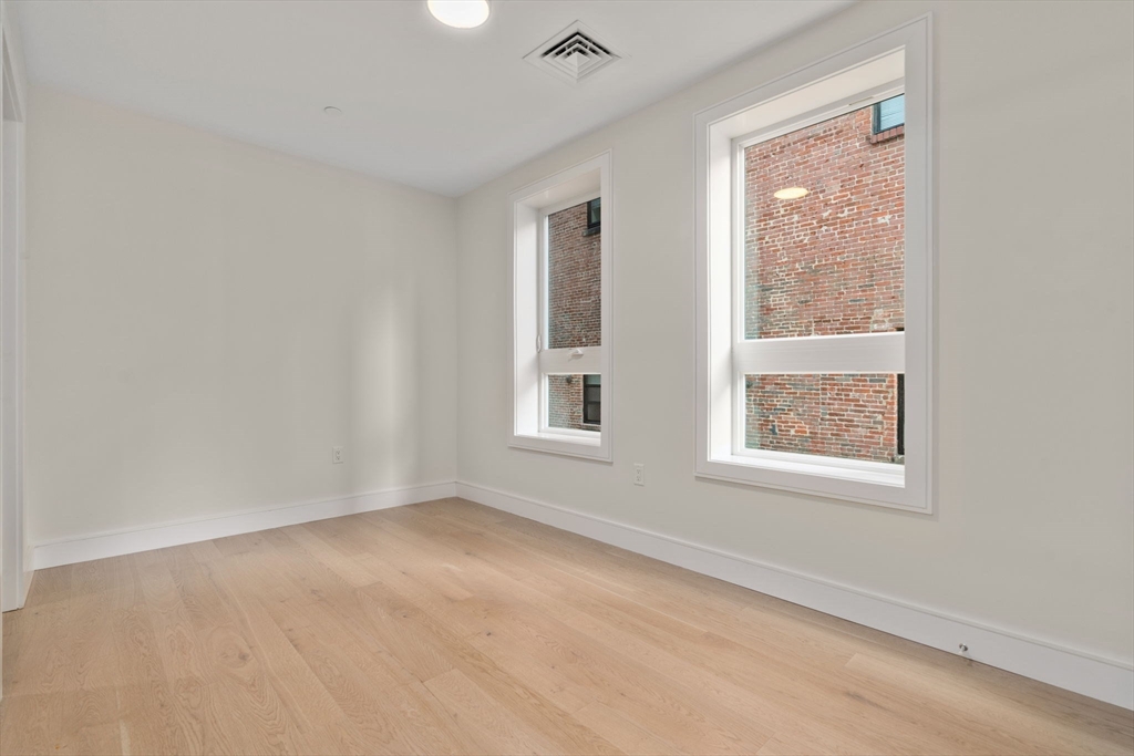 301 Border St, Central Square