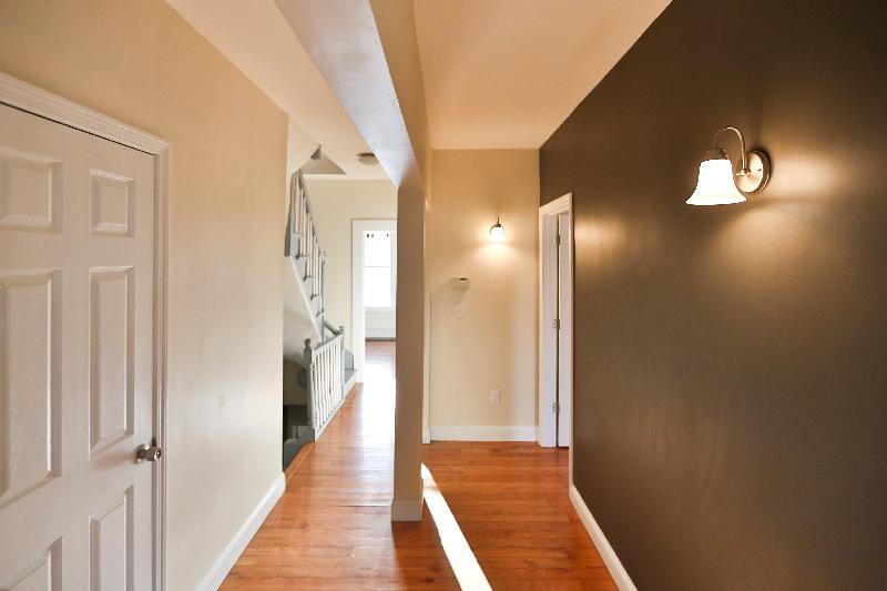 82 Bremen St, East Boston