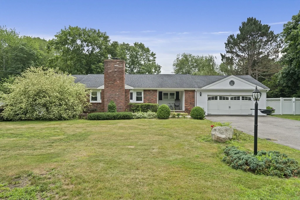 114 Main St, Norwell